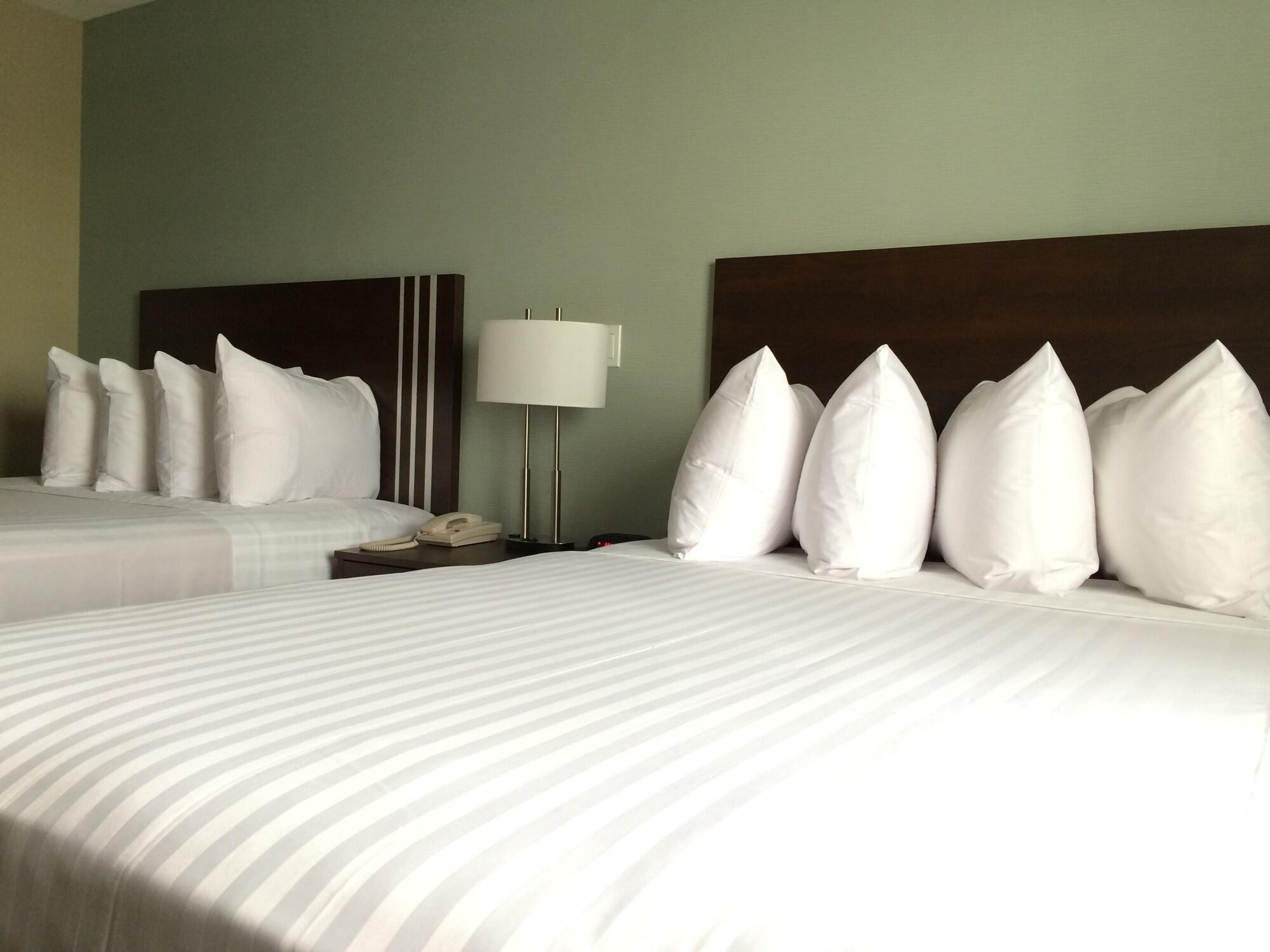 Meridian Inn & Suites Лойдминстер Екстериор снимка