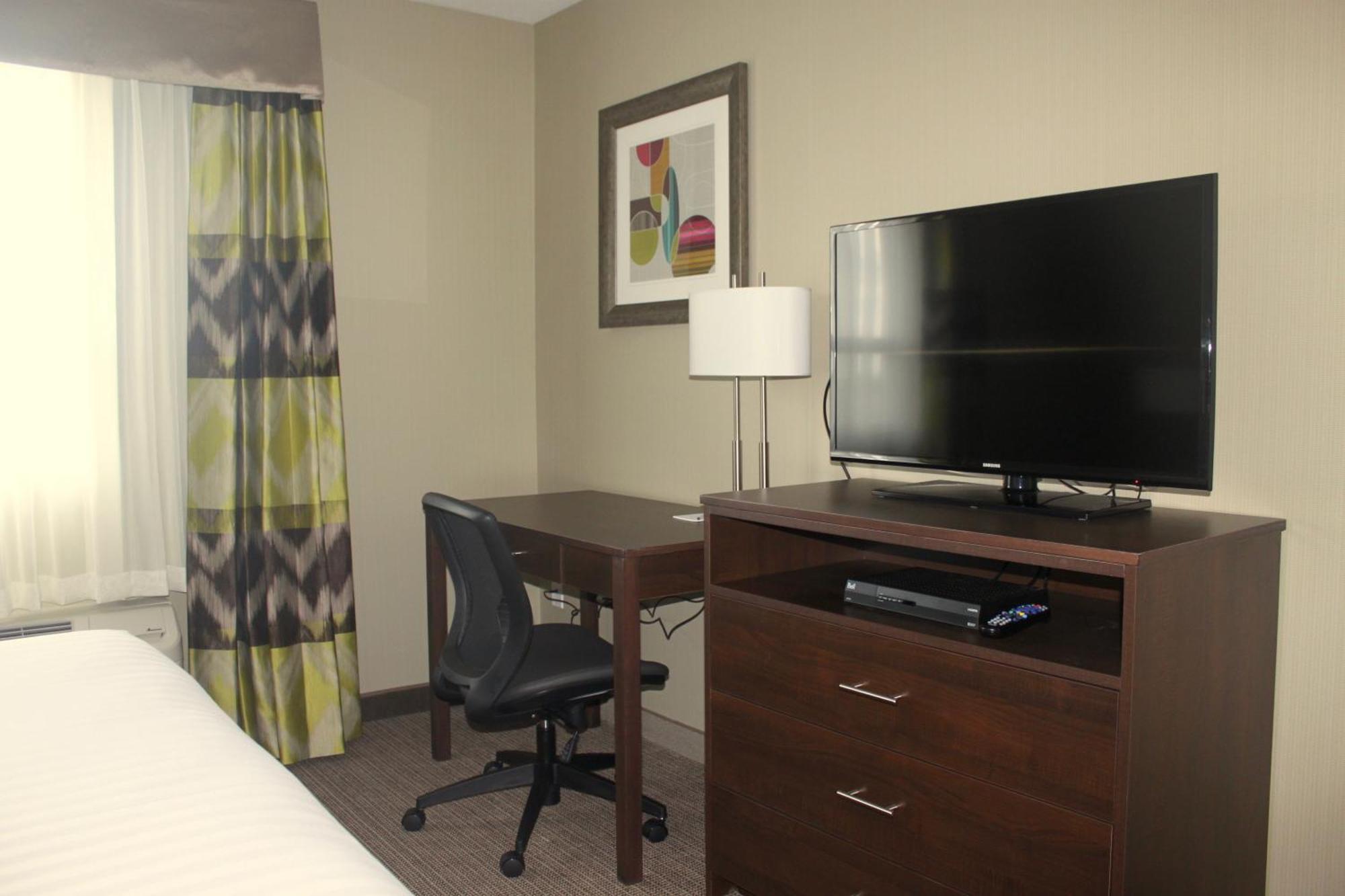 Meridian Inn & Suites Лойдминстер Екстериор снимка